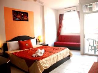 Casa Bonita Guest House Patong Bagian luar foto