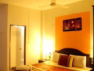 Casa Bonita Guest House Patong Bagian luar foto